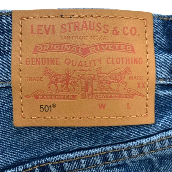 LEVI'S 501 Premium Denim Shorts Classic Blue Wash - Picture 6 of 9